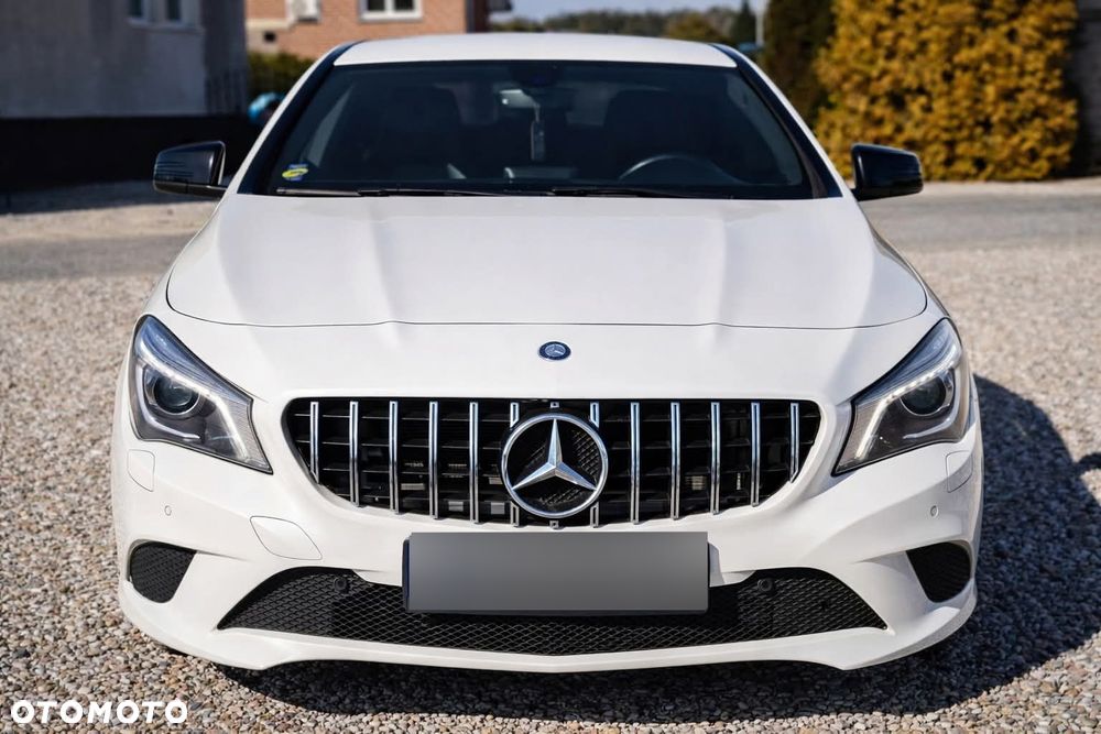 Mercedes-Benz CLA 180 7G-DCT - 3