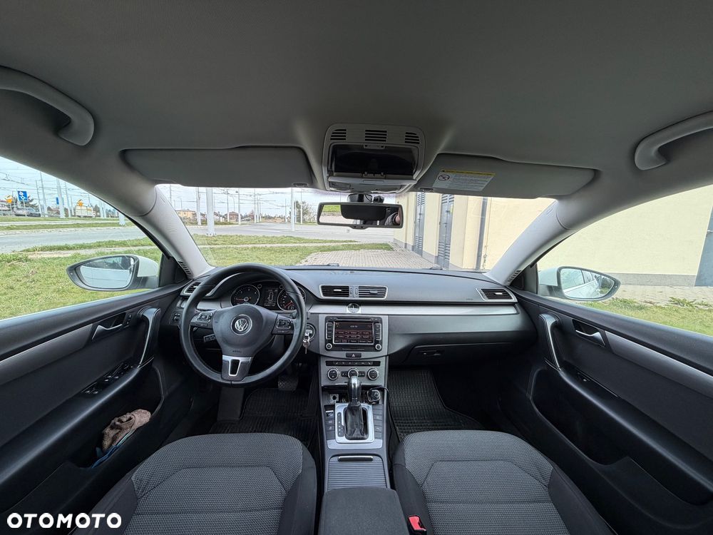 Volkswagen Passat 2.0 TDI Comfortline R-Style DSG - 10