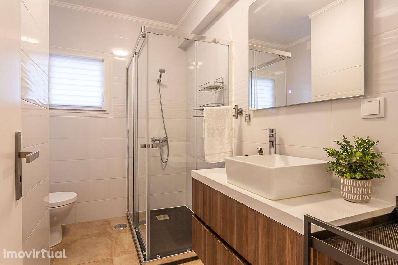 Apartamento T4 transformado em T3 no Centro de Alverca - Grande imagem: 5/31