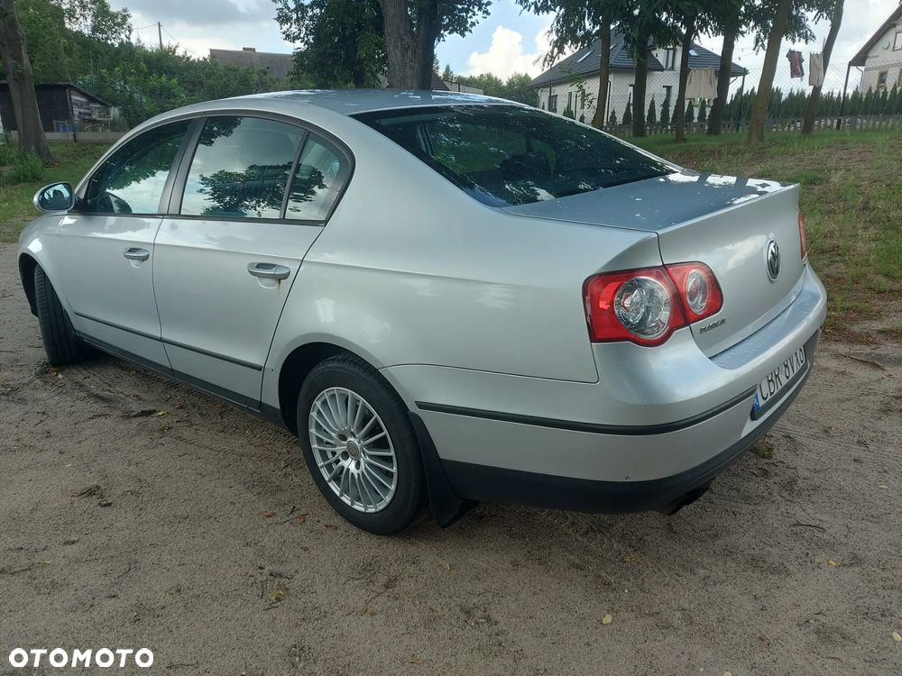 Volkswagen Passat 1.8 TSI Trendline - 8
