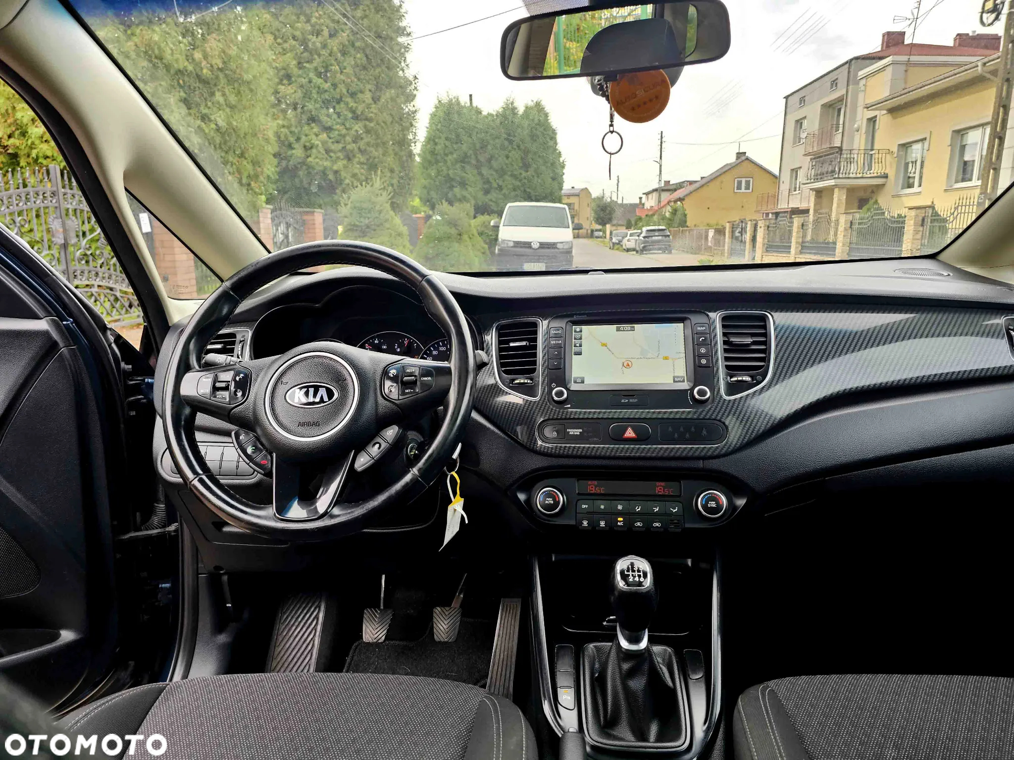 Kia Carens 1.7 CRDi M 7os - 22