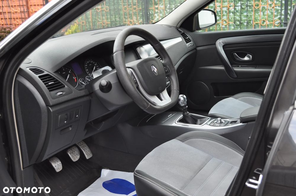 Renault Laguna dCi 150 FAP GT - 10