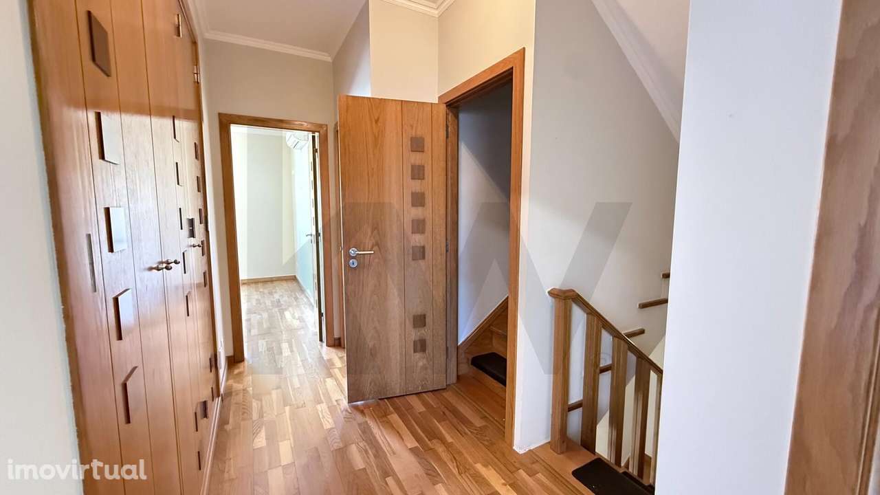 Moradia T4 para Arrendamento na Venda do Pinheiro | Próxima da A21 | E - Grande imagem: 4/47
