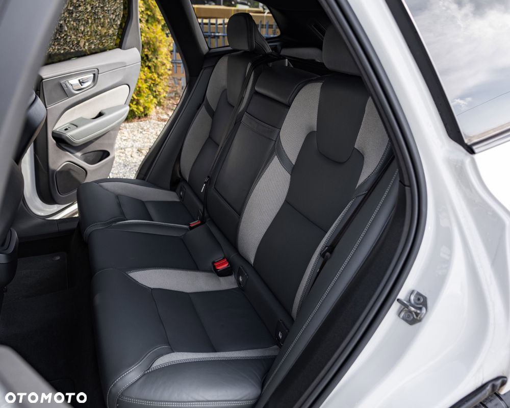 Volvo XC 60 B4 D Ultimate Dark - 26