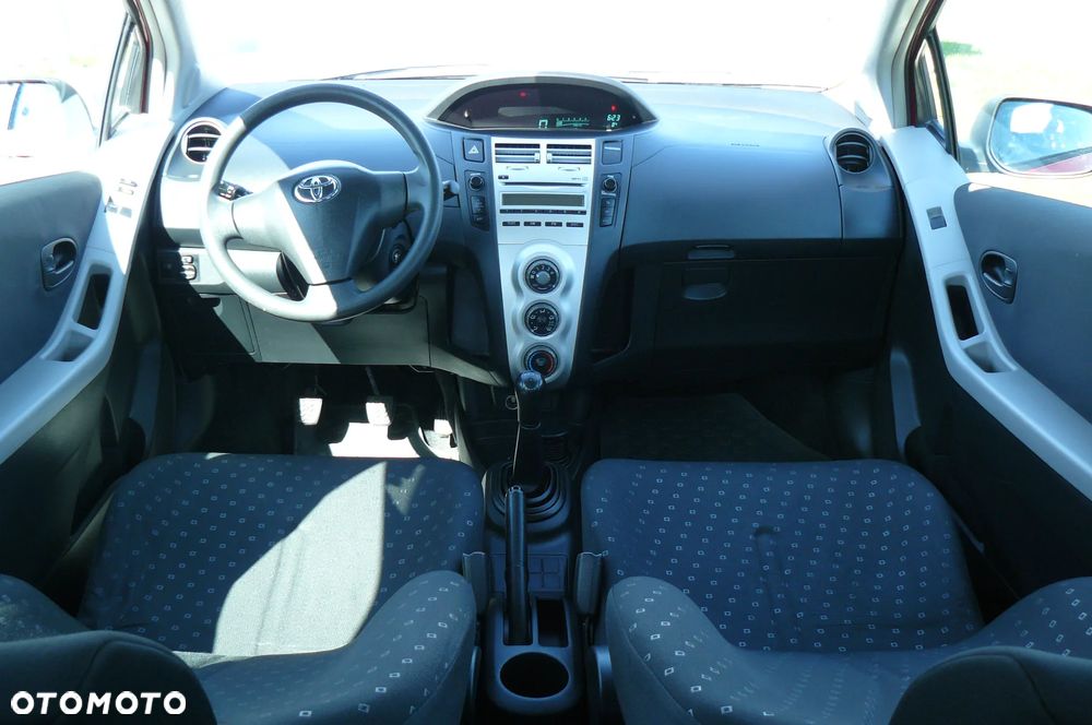 Toyota Yaris - 23