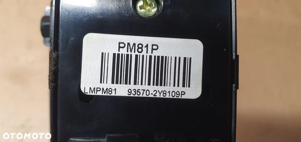 Przełącznik panel szyb lewy przód Hyundai IX35 93570-2Y8109P - 7
