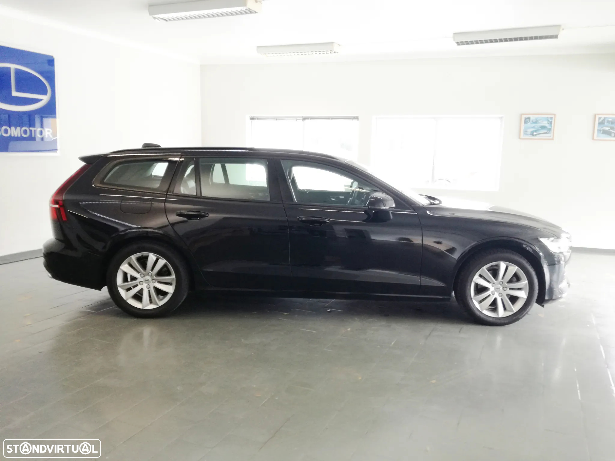 Volvo V60 2.0 D3 Momentum - 5