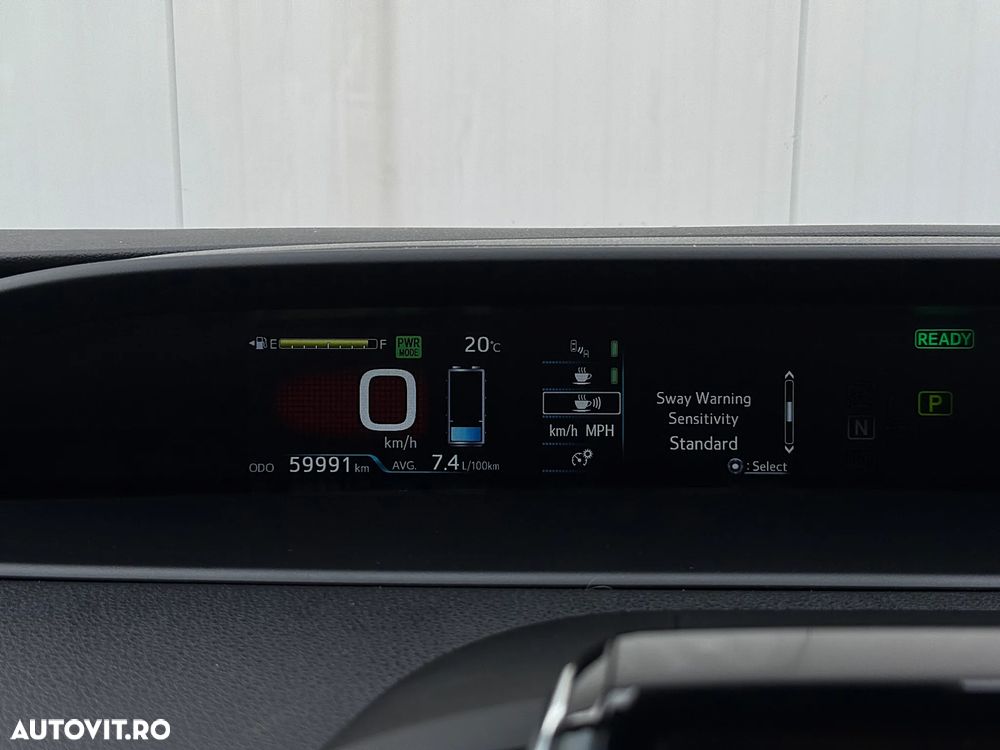 Toyota Prius Plug-in Hybrid Executive - 29