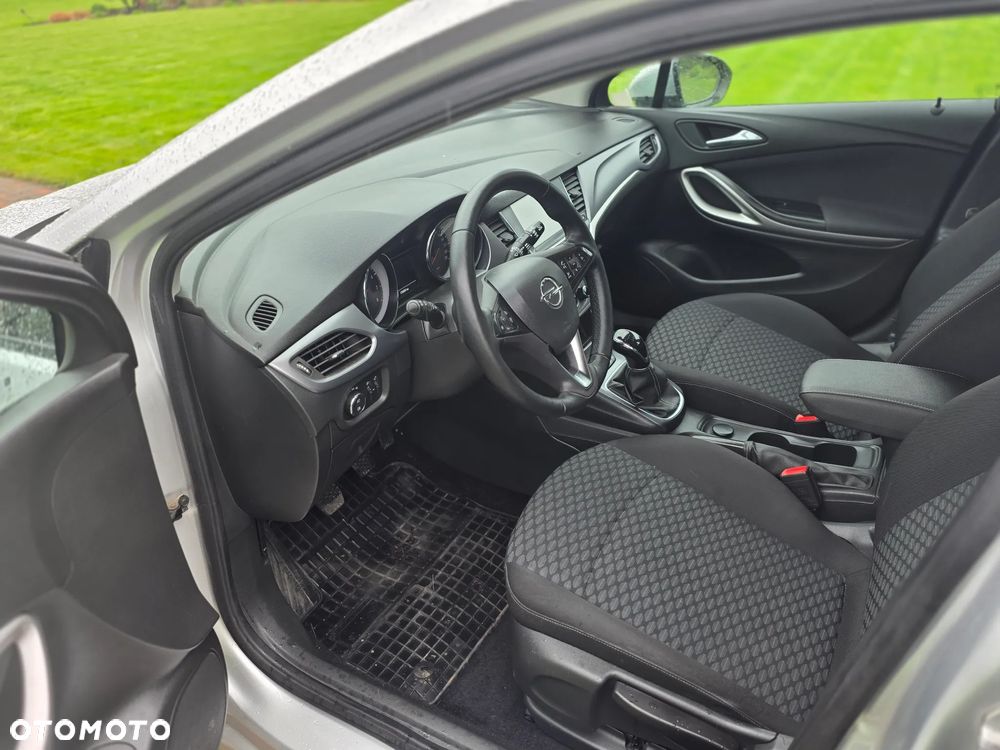 Opel Astra 1.2 T Elegance S&S - 10
