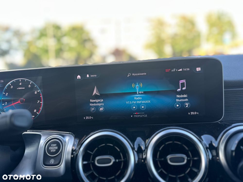 Mercedes-Benz GLB 250 4-Matic AMG Line 8G-DCT - 17