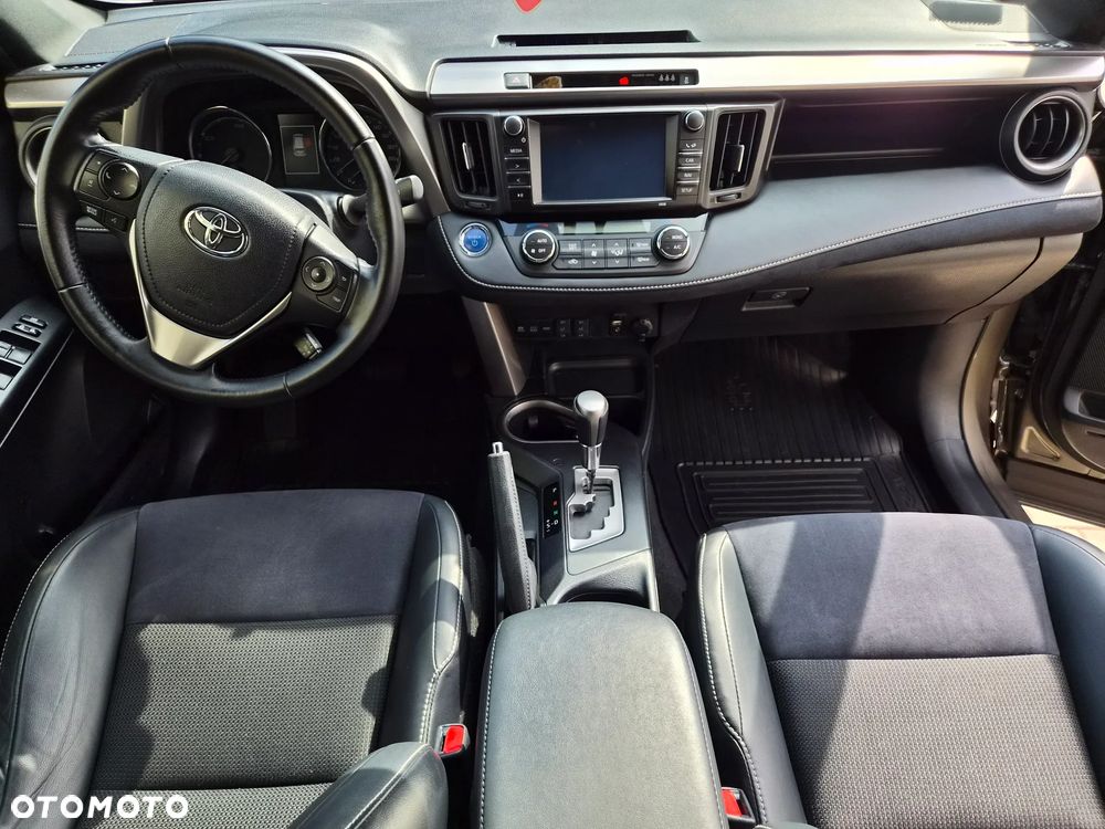 Toyota RAV4 Hybrid Premium 4x2 - 38