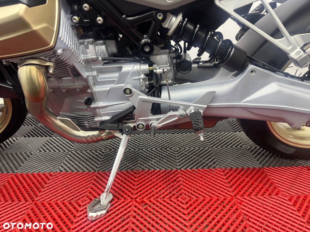 Moto Guzzi V100 Mandello - 17