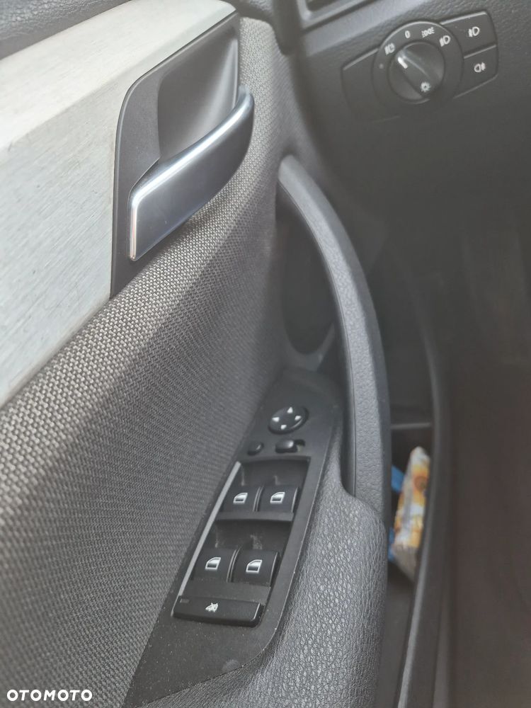 BMW X1 xDrive18d - 9