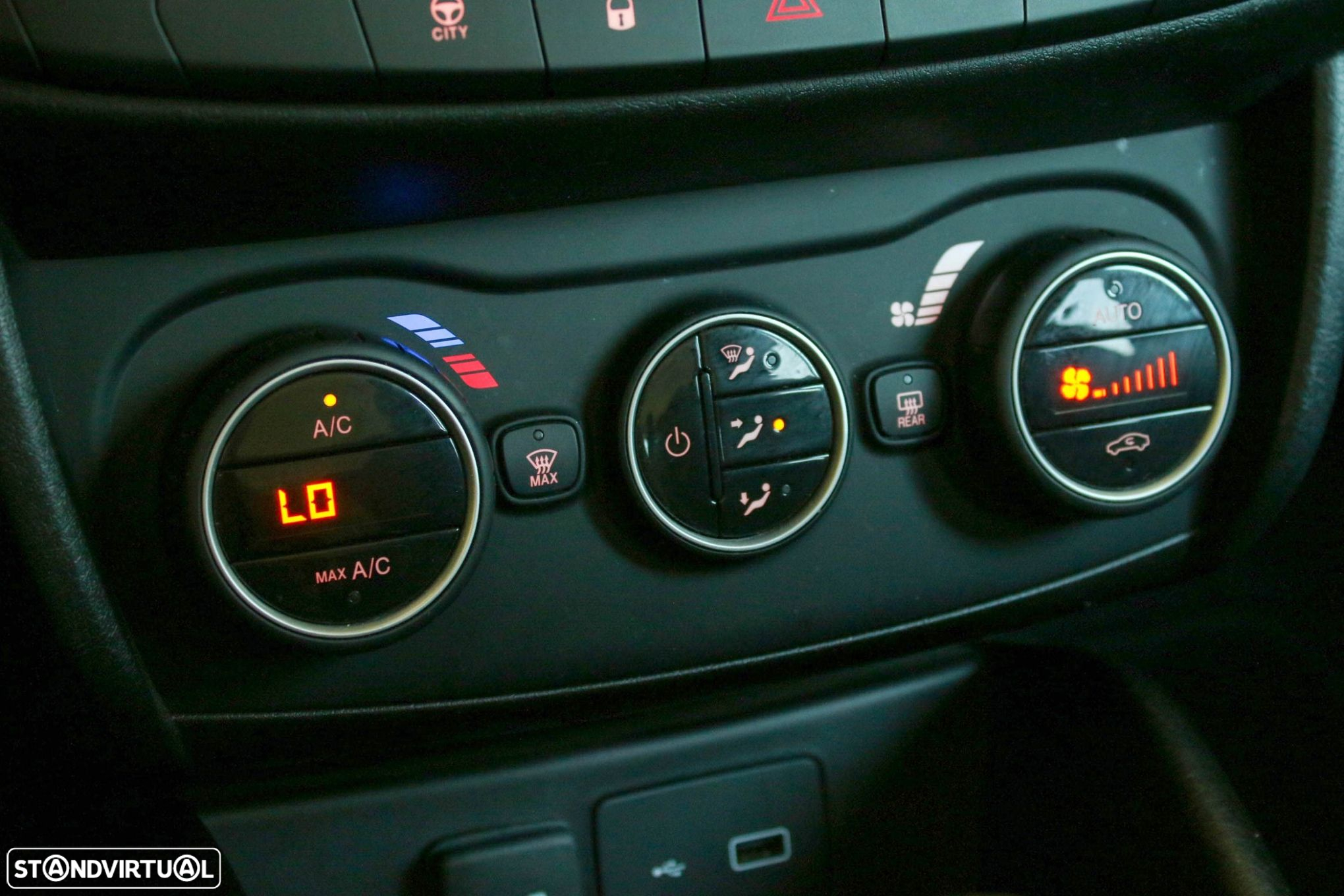 Fiat Tipo Station Wagon 1.3 M-Jet Lounge Tech - 36