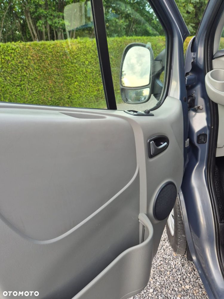 Opel Vivaro - 10