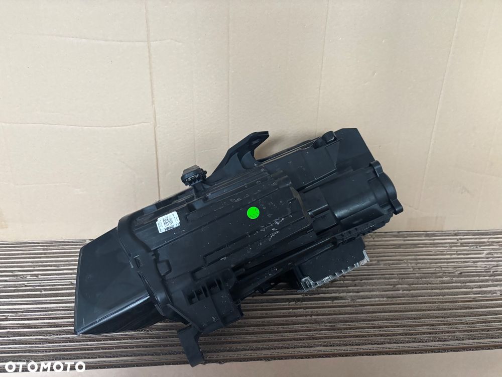 Audi SQ2 GA Lampa przednia Full Led  81A941036D - 4