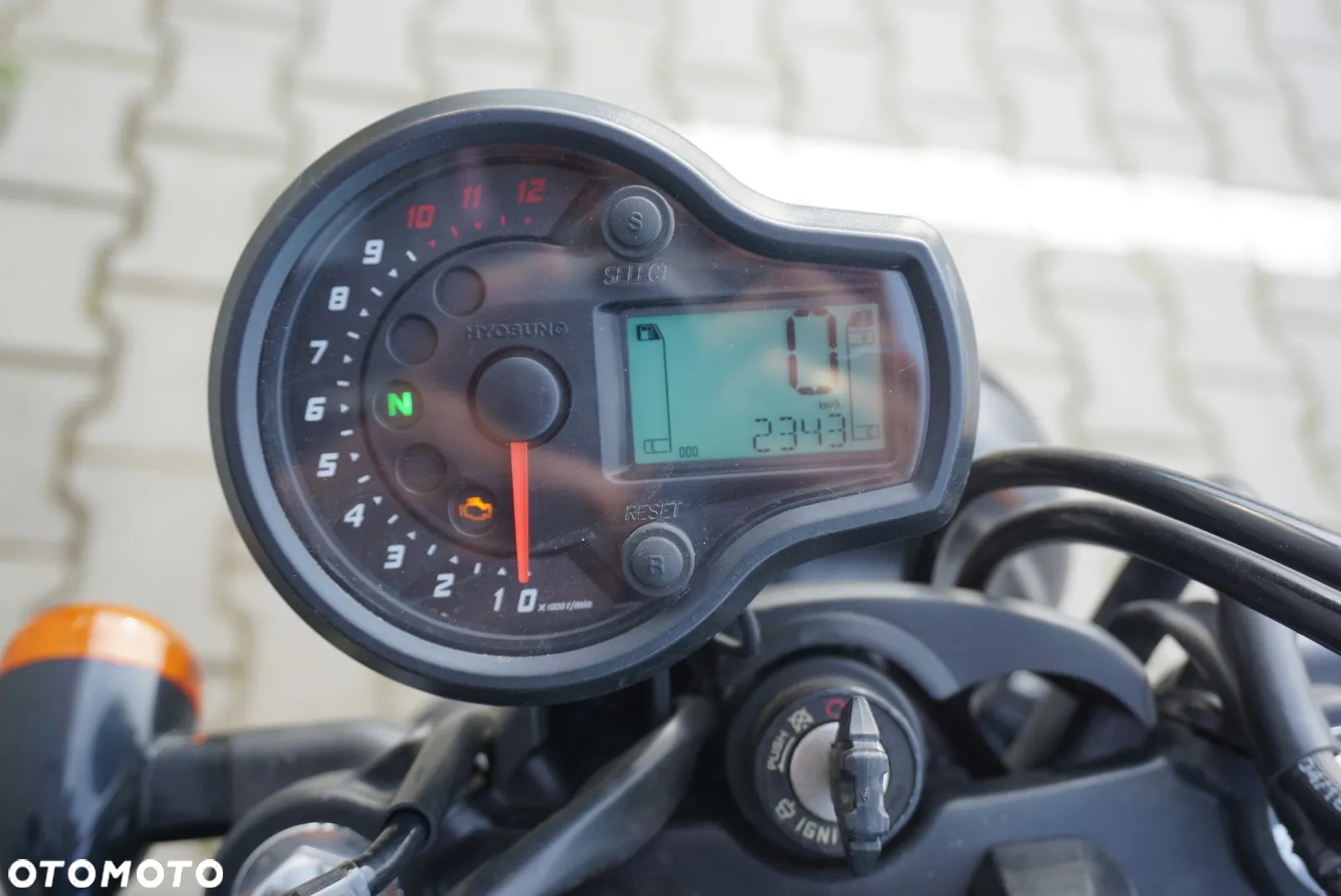 Hyosung GV - 16