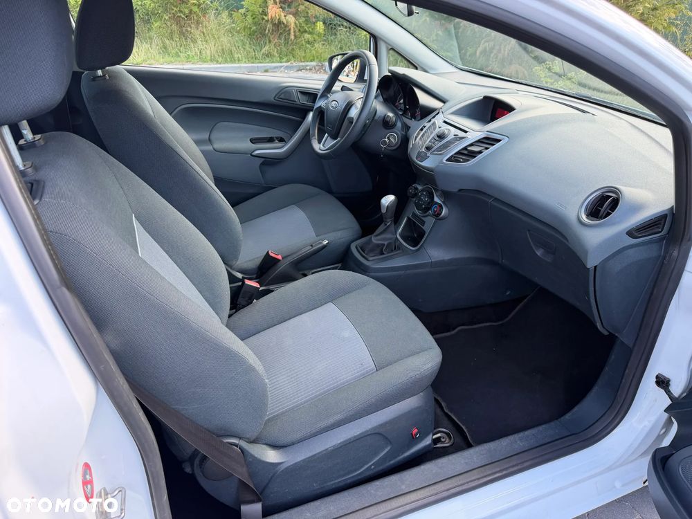 Ford Fiesta 1.25 Ambiente EU5 - 10