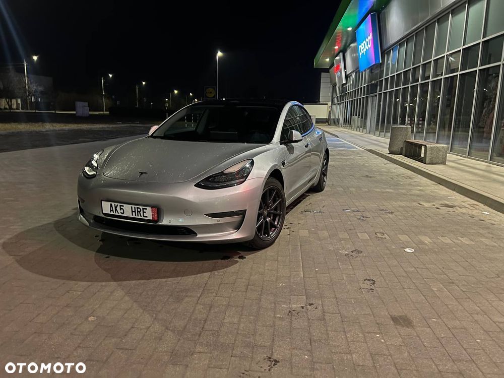 Tesla Model 3 - 11