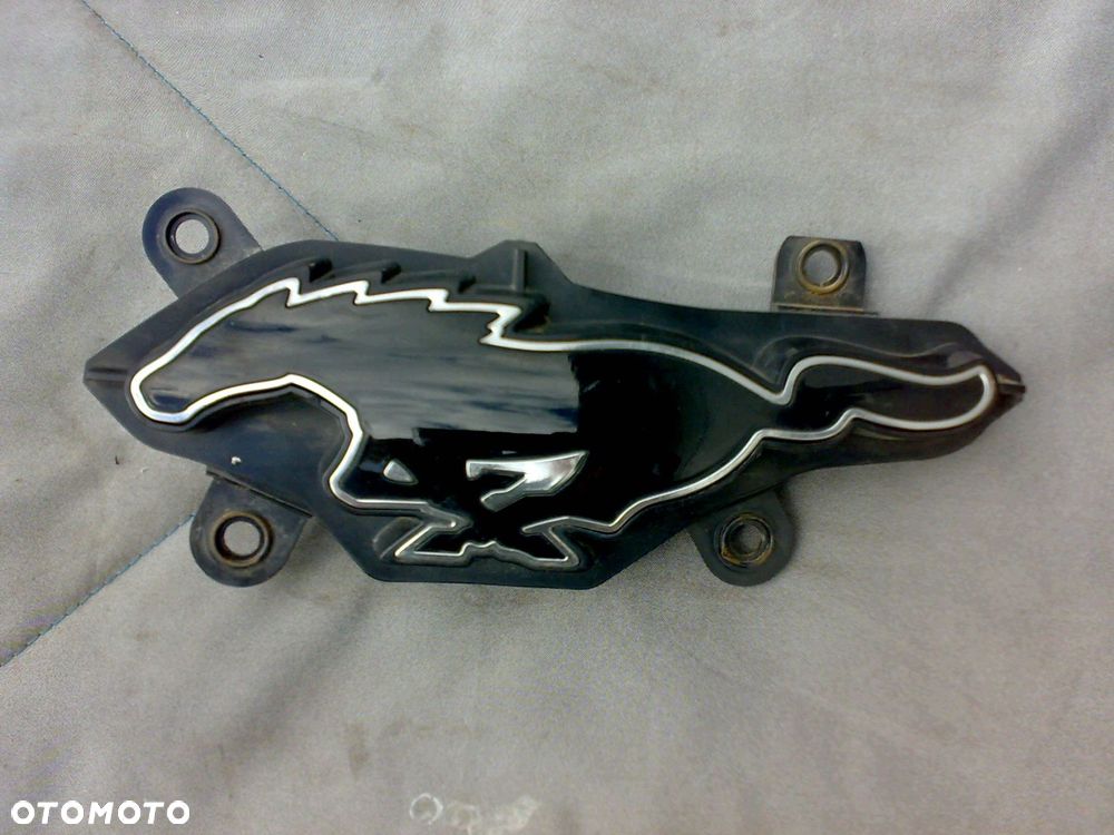 ford mustang mach-e gt znaczek emblemat w zderzak przedni lk9b-8a224-ac - 1