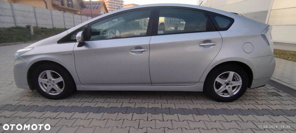 Toyota Prius 1.8 HSD Prestige - 6