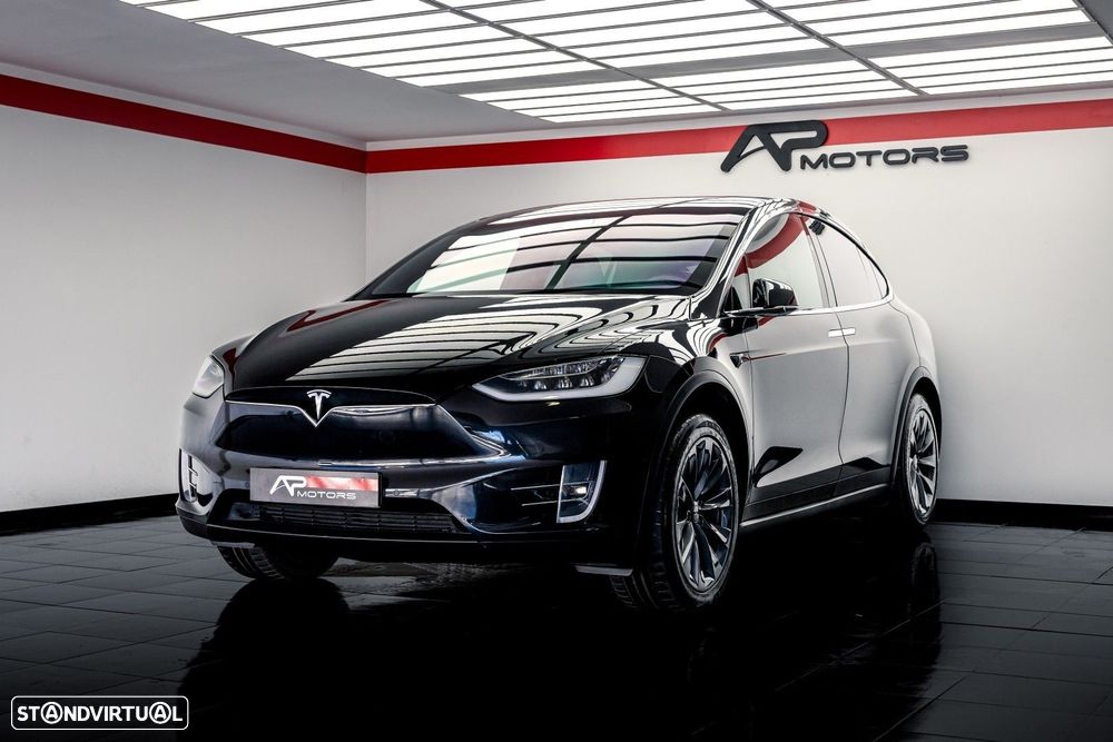Tesla Model X - 5
