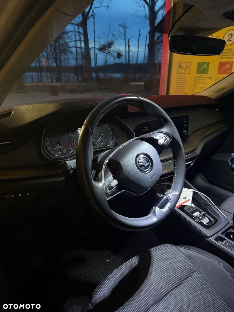Skoda Octavia 2.0 TDI SCR Ambition DSG - 19