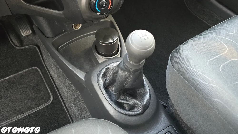 Toyota Yaris - 21