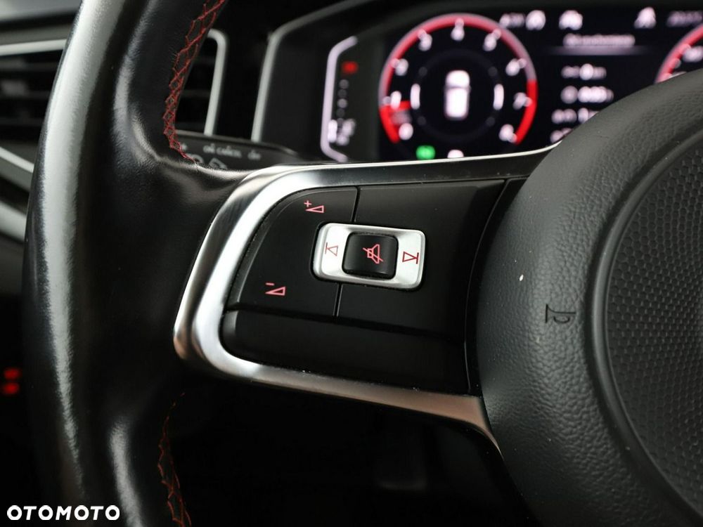 Volkswagen Polo 2.0 TSI DSG GTI - 32