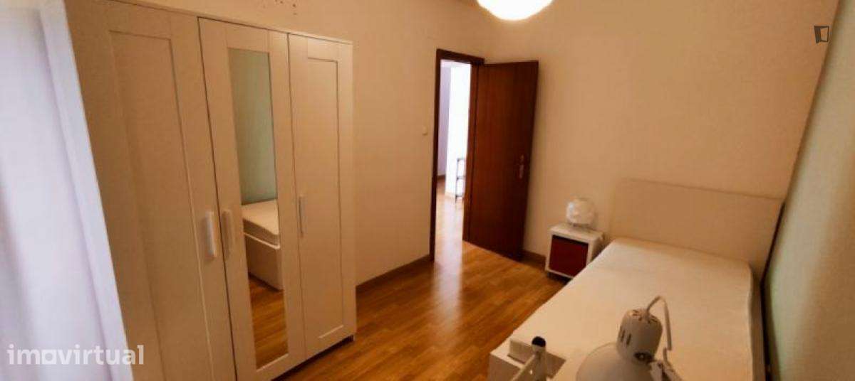 Quarto - localizado em Lisbon - Grande imagem: 2/19