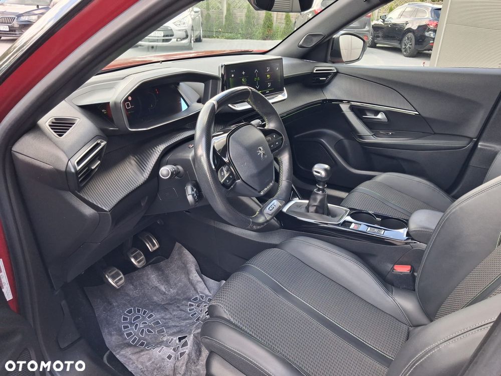 Peugeot 2008 PureTech 130 GT Pack - 18