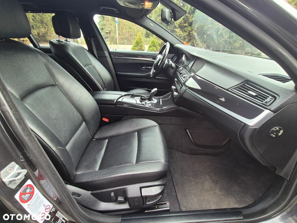 BMW Seria 5 520i - 32