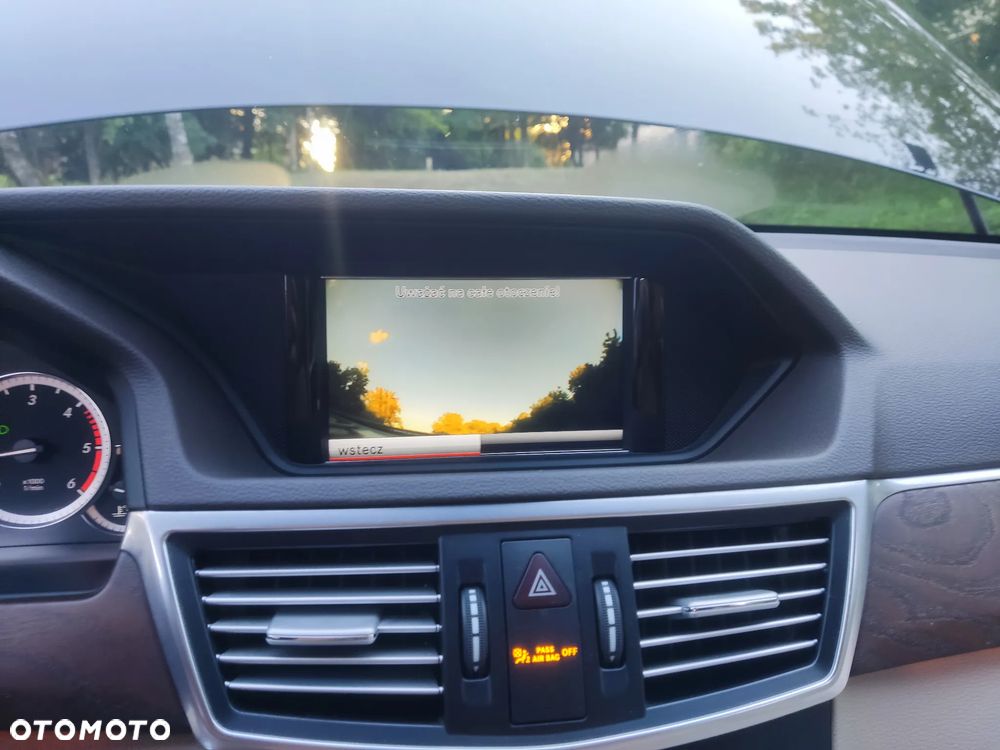 Mercedes-Benz Klasa E 220 CDI DPF BlueEFFICIENCY Automatik Elegance - 25