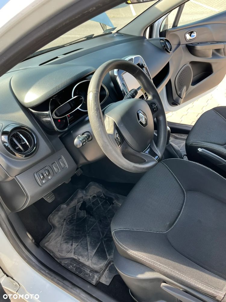 Renault Clio - 23