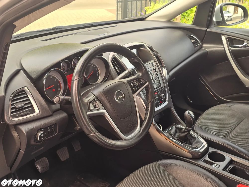 Opel Astra 1.4 Turbo Cosmo - 11
