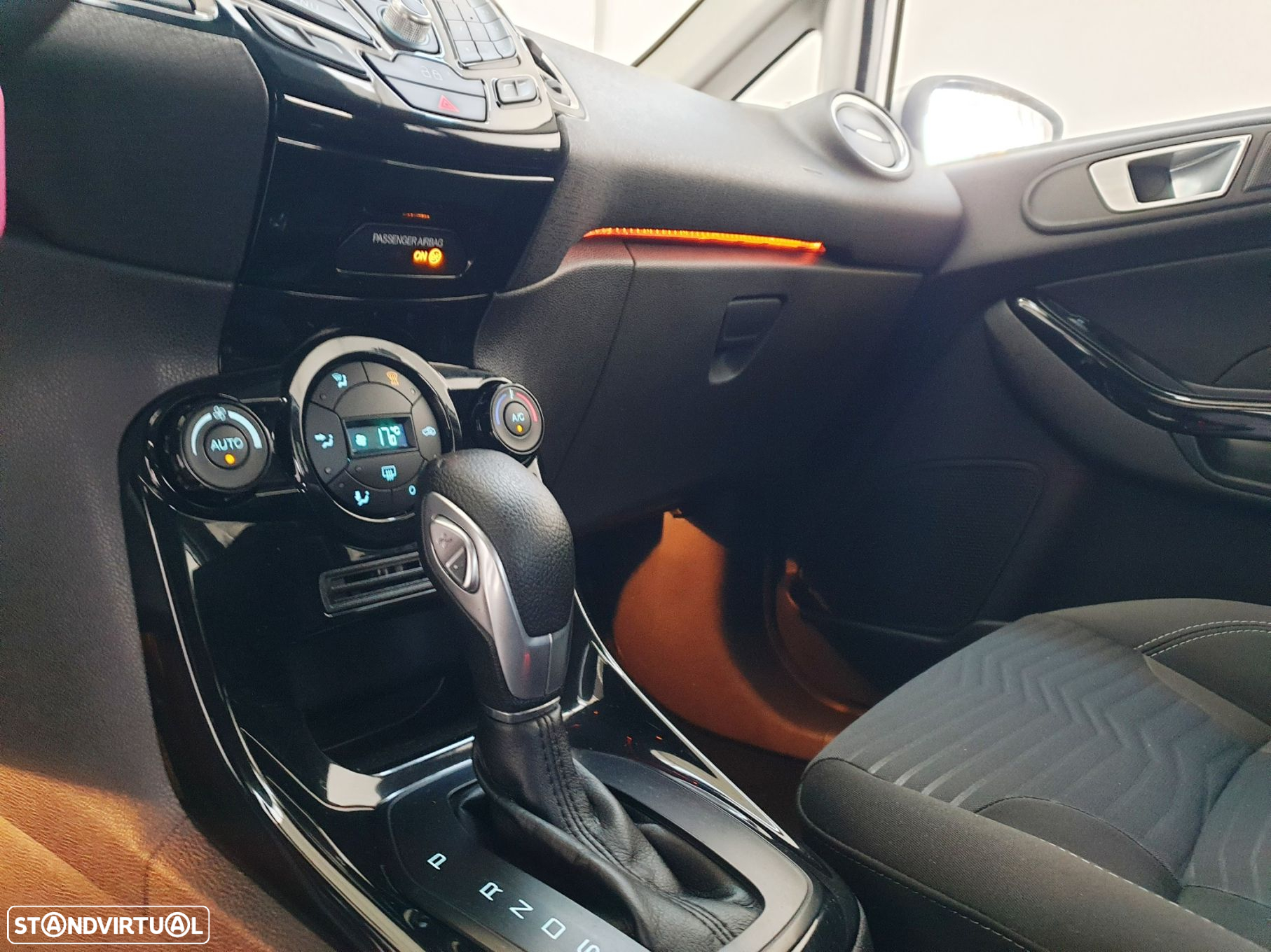 Ford Fiesta 1.0 T EcoBoost Titanium PowerShift - 14