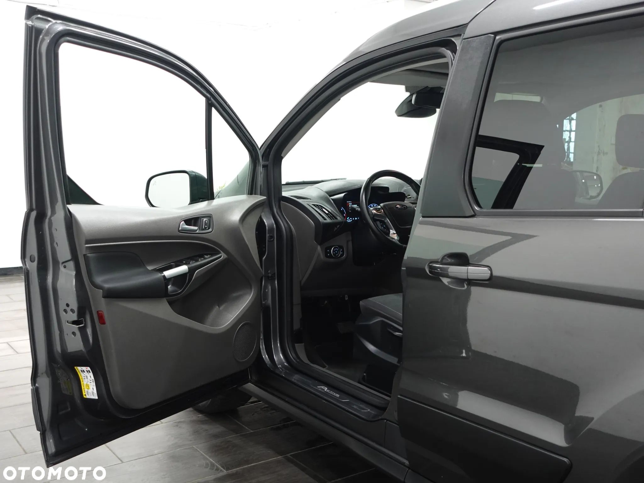 Ford Tourneo Connect 1.5 EcoBlue Start-Stop Active - 19