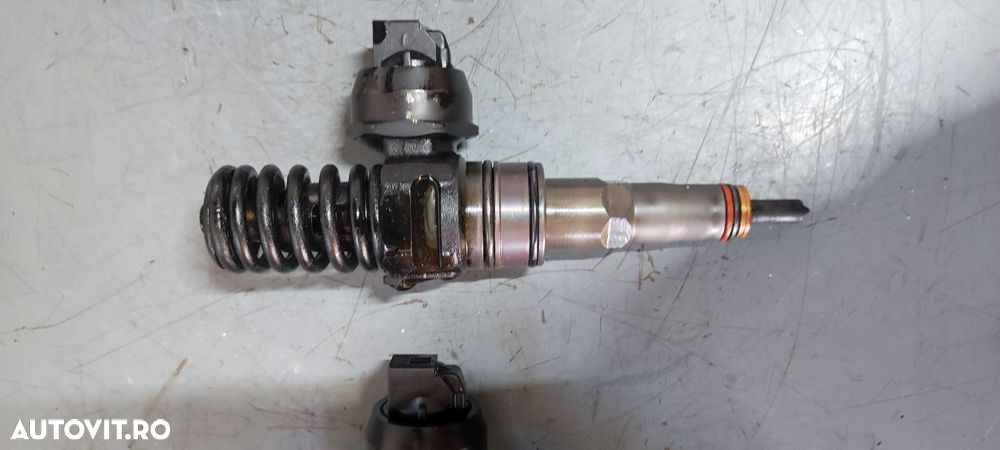 Injector injectoare volkswagen vw passat B6 sedan 2.0 BMP cod 038130073BK - 4