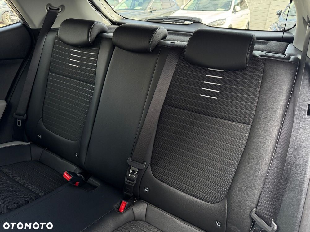 Kia Stonic 1.2 L Business Line - 13