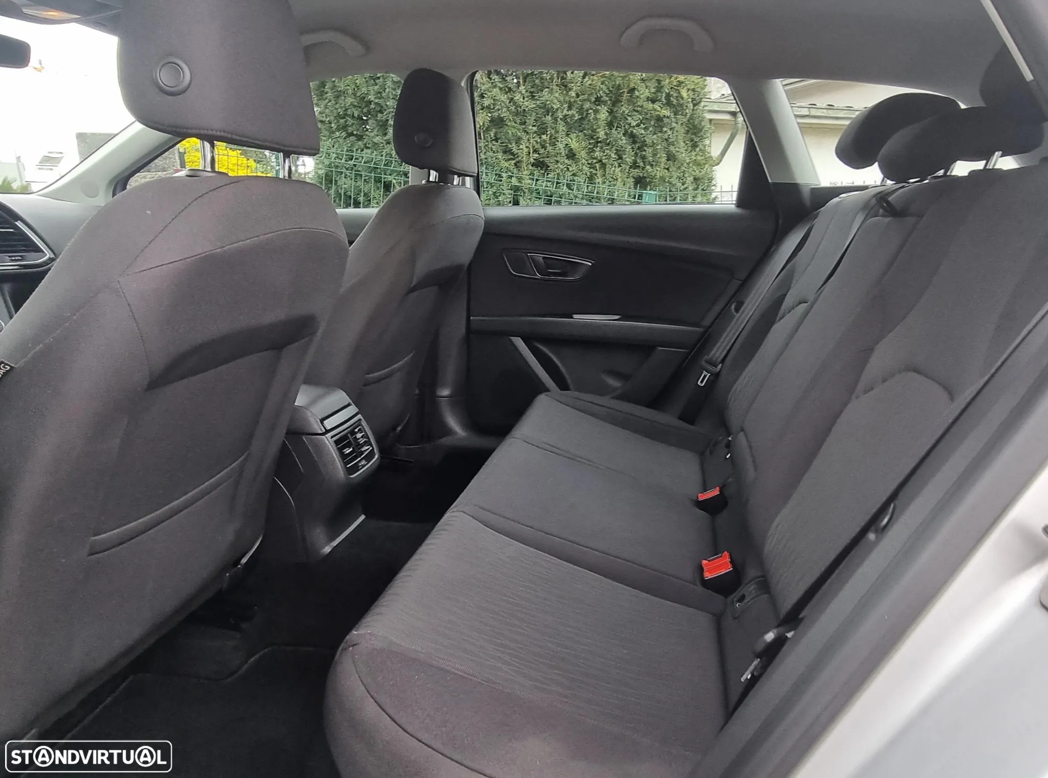 SEAT Leon ST 1.6 TDI Reference Ecomotive - 19