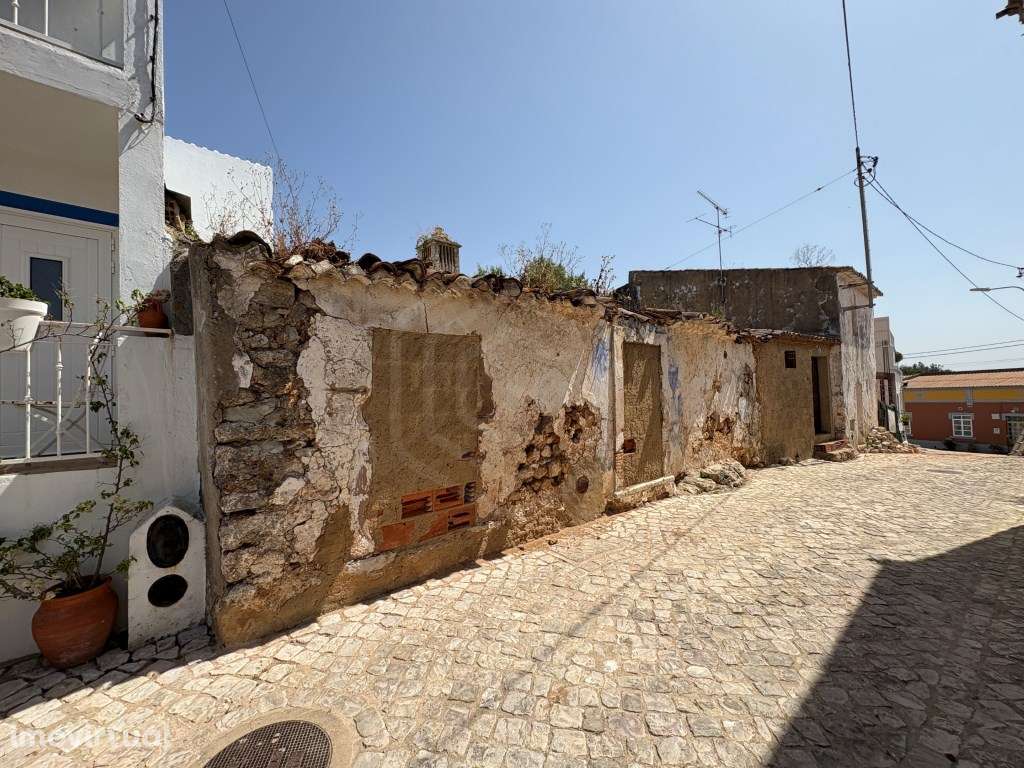 Moradia antiga para recuperar, Benafim, Algarve - Grande imagem: 3/7