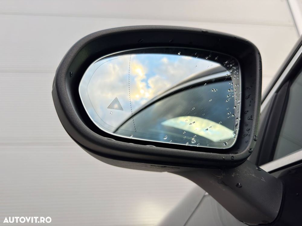 Mercedes-Benz CLA - 27