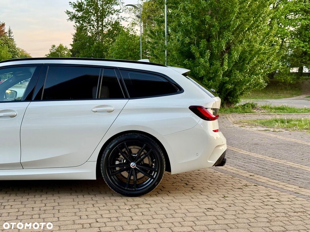 BMW Seria 3 330i M Sport sport - 12