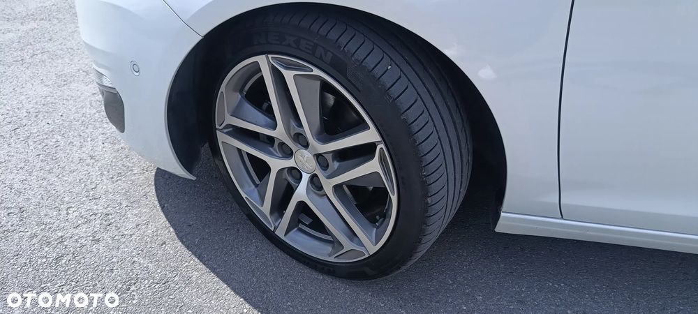 Peugeot 308 BlueHDi 150 EAT6 Stop & Start GT-Line Edition - 11