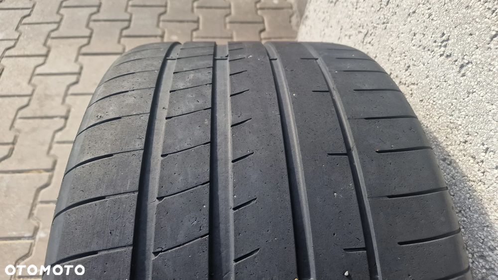 Opony do Porsche Taycan 21' letnie 2 szt. - 1