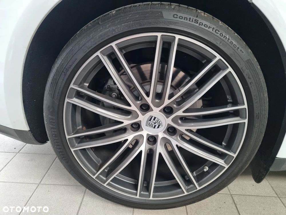 Porsche Panamera 4S Executive - 37