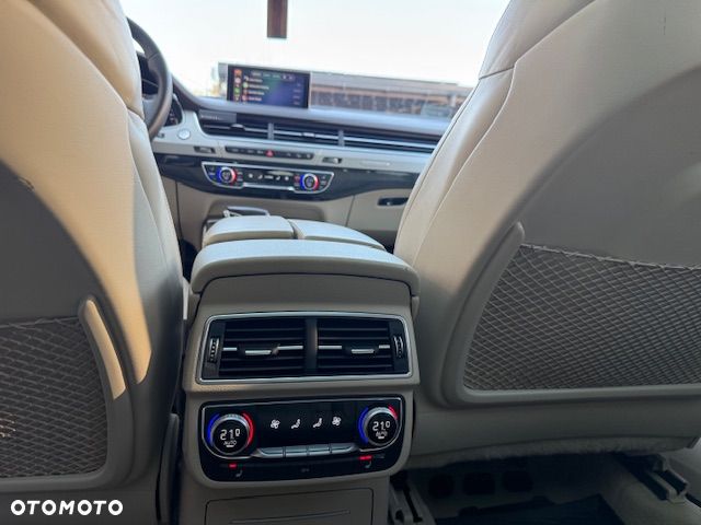 Audi Q7 - 8