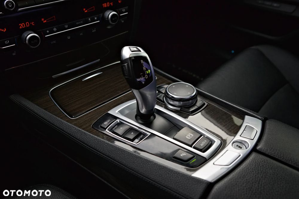 BMW Seria 7 740i - 30