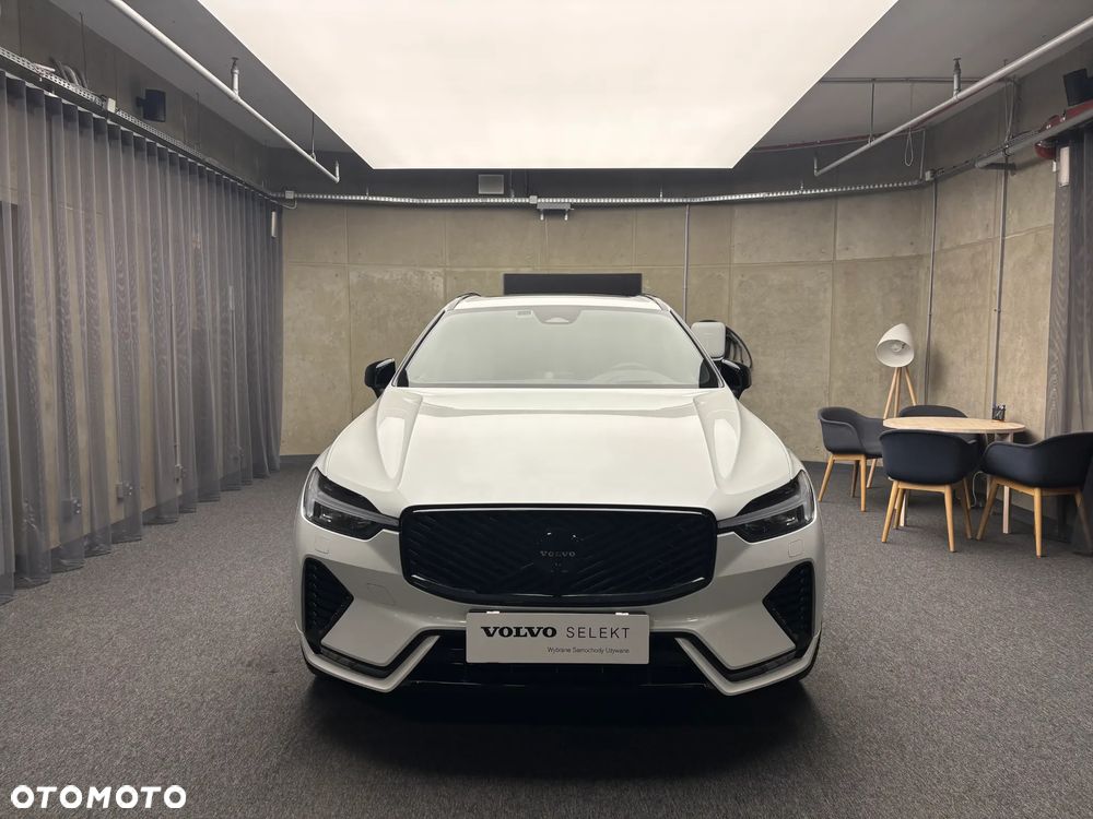 Volvo XC 60 B5 B AWD Ultra Black Edition - 4