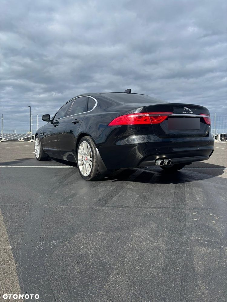 Jaguar XF 2.0 i4D AWD Prestige - 36